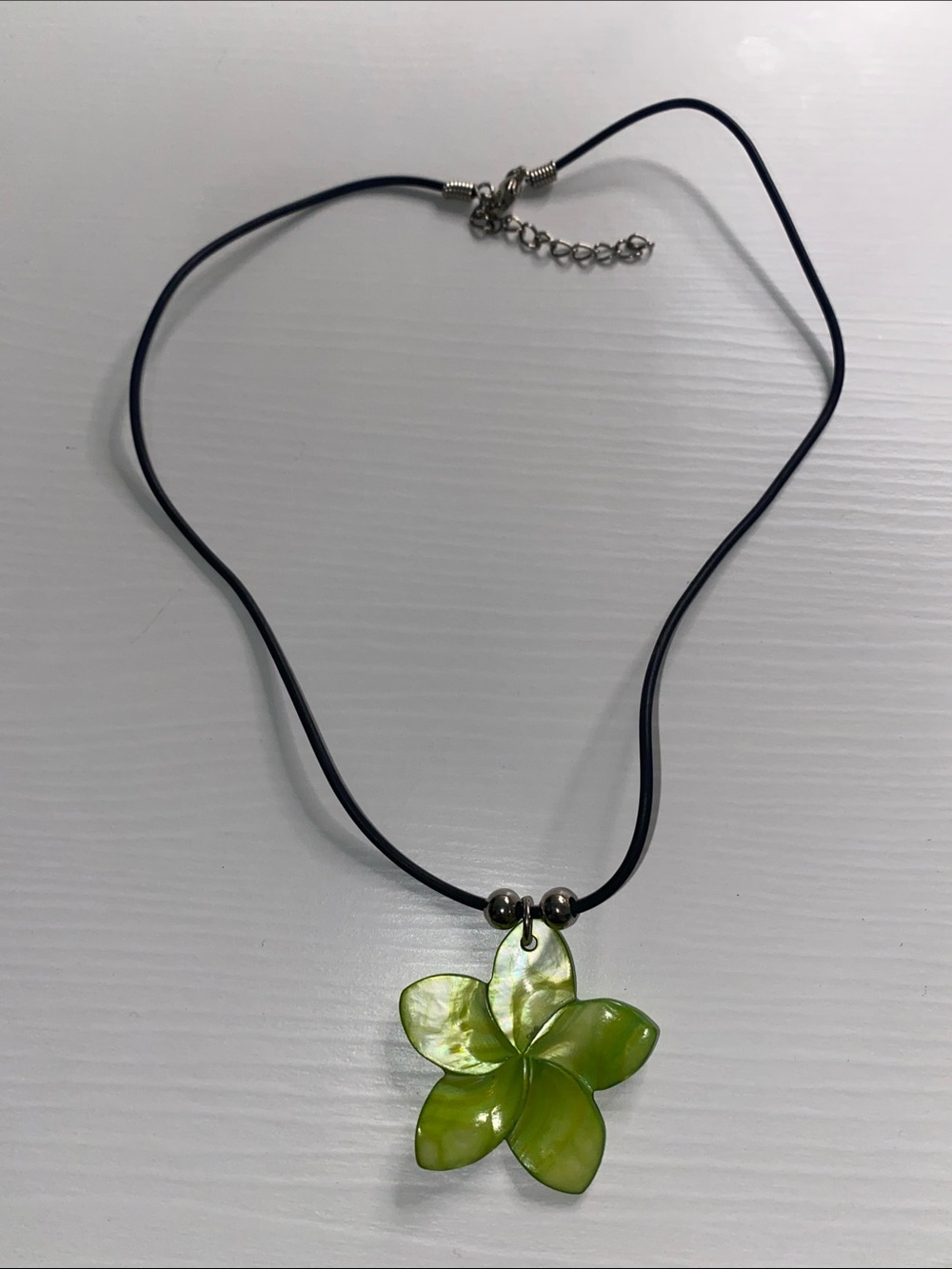Green Shell Flower Pendant Necklace
